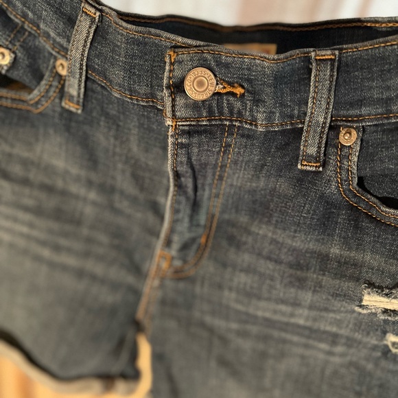 LEVI’S High Rise Shorts - Picture 4 of 5